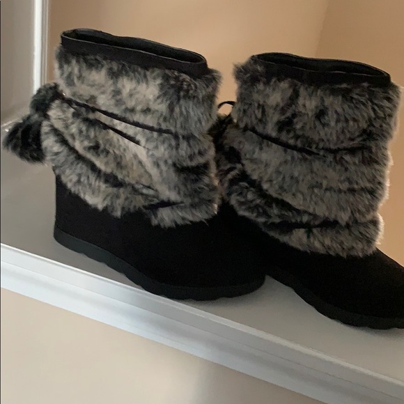Faux fur black ankle boots - Picture 2 of 2
